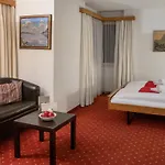 Abendrot Apartments-11 By Interhome شقة جريندلوالد